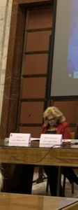 Tavolo relatori 1